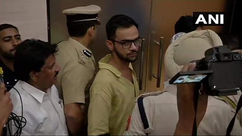 ജെഎന്യു വിദ്യാര്ത്ഥി നേതാവ് ഉമര് ഖാലിദിന് നേരെ വധശ്രമം; അജ്ഞാതന് നിറയൊഴിച്ചു