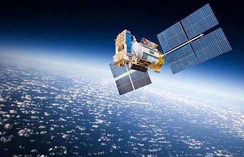 ചന്ദ്രനില് മൂന്നിടത്ത് മഞ്ഞുകട്ടയുടെ രൂപത്തില് ജലനിക്ഷേപം; ചന്ദ്രയാനിലൂടെ നാസയുടെ പുതിയ കണ്ടെത്തല്