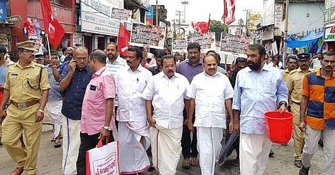പ്രളയാനന്തര കേരളത്തിനായി സിപിഎം രണ്ടുദിവസം കൊണ്ട് പിരിച്ചത് 16.43 കോടി രൂപ; മുഖ്യമന്ത്രിയുടെ ദുരിതാശ്വാസ നിധിയിലേക്കു കൈമാറും