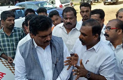 മഹാരാഷ്ട്ര ആരോഗ്യ വകുപ്പ് മന്ത്രി ഡോ. ദീപക് സാവന്ത് പത്തനംതിട്ടയിലെ ദുരിതാശ്വാസ ക്യാമ്പ് സന്ദര്ശിക്കുന്നു