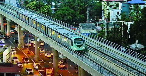 കൊച്ചി വേഗം തിരിച്ചുപിടിക്കുന്നു; മെട്രോ സര്വീസ് സാധാരണനിലയിലേക്ക്