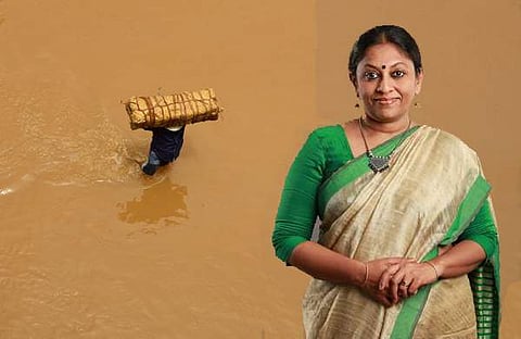 പുതിയ നോവലിന്റെ റോയല്റ്റി മുഖ്യമന്ത്രിയുടെ ദുരിതാശ്വാസ നിധിയിലേക്ക്; പ്രളയാനന്തര കേരളത്തിന് കൈത്താങ്ങുമായി കെ.ആര് മീര