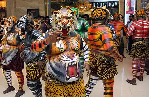 പ്രളയക്കെടുതി: തൃശൂരില് ഇത്തവണ പുലിക്കളിയില്ല