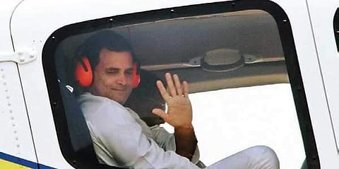 എയര് ആംബുലന്സ് പോകട്ടെ ആദ്യം, വഴി മാറി കൊടുത്ത് രാഹുല് ഗാന്ധി