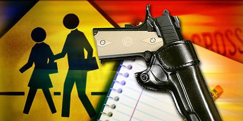 ക്ലാസില് നിന്ന് പുറത്താക്കി; പ്രിന്സിപ്പാളിന് വെടിവച്ച് വീഴ്ത്തി 17കാരന്