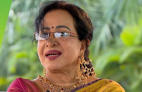 താരങ്ങള് ഒരു സിനിമയ്ക്ക് വാങ്ങുന്ന പണം എങ്കിലും ദുരിതാശ്വാസ നിധിയിലേക്ക് നല്കണമായിരുന്നു : ഷീല