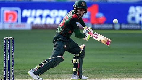 മലിംഗ കൊടുങ്കാറ്റില് പതറി ബംഗ്ലാദേശ്; സെഞ്ച്വറിയുമായി മുഷ്ഫിഖര് റഹിമിന്റെ പോരാട്ടം; ലങ്കയ്ക്ക് ലക്ഷ്യം 262 റണ്സ്