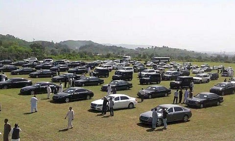 ചിലവ് ചുരുക്കി ഇമ്രാന് സര്ക്കാര്; ബെന്സും ബിഎംഡബ്ല്യൂവുമടക്കം 70 ആഡംബര കാറുകള് ലേലം ചെയ്തു