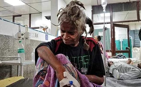 നാല് ദിവസം കൂടുമ്പോള് ഒരു കഷണം ബ്രഡ് ഭക്ഷണം; രണ്ട് വര്ഷമായി സഹോദരന്റെ വീട്ടിലെ ടെറസ്സില് തടവിലാക്കപ്പെട്ട സ്ത്രീയെ മോചിപ്പിച്ചു