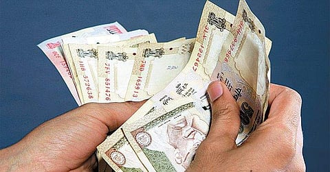 ഓണത്തിന് പെന്ഷന് കിട്ടിയില്ല; പഞ്ചായത്തില് തിരക്കിയപ്പോള് പരേതനെന്ന് ഔദ്യോഗിക രേഖ