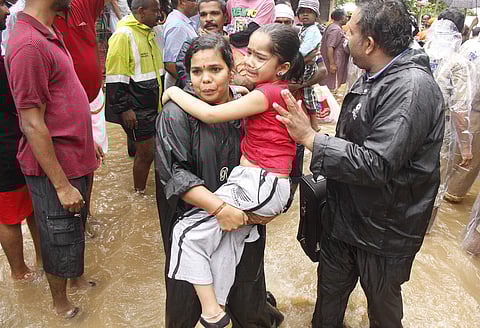 ഇനിയും പെയ്തൊഴിയാത്ത കുഞ്ഞുമനസ്സുകള്