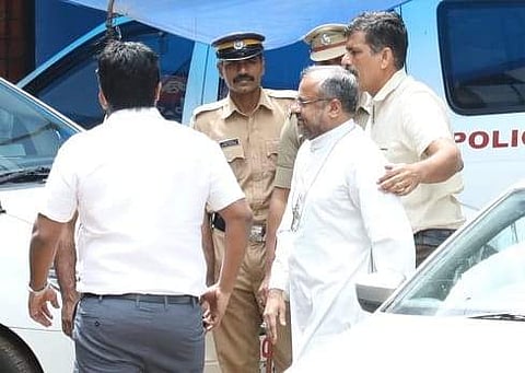 പൊലീസ് വ്യാജതെളിവ് ഉണ്ടാക്കുന്നു, ജയിലിൽ പോയാൽ ജീവന് ഭീഷണി ; ജാമ്യം തേടി ഫ്രാങ്കോ ഹൈക്കോടതിയിൽ