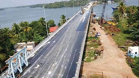 കൊല്ലം ബൈപ്പാസ് ഉദ്ഘാടനത്തിന് സുരേഷ് ഗോപിയും മുരളീധരനും രാജഗോപാലും: ജില്ലയിലെ ഇടത് എംഎല്എമാരെ ഒഴിവാക്കി