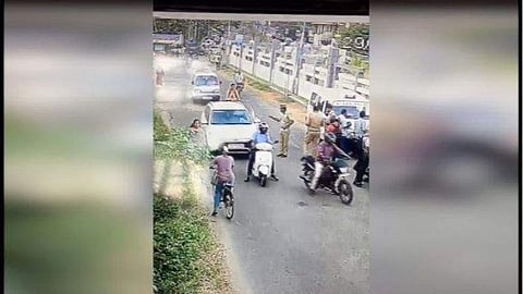 തട്ടിക്കൊണ്ടുപോകുന്നതിനിടെ യുവാവിനെ കാറിടിച്ച് കൊന്നു; ദൃശ്യങ്ങള് പുറത്ത്