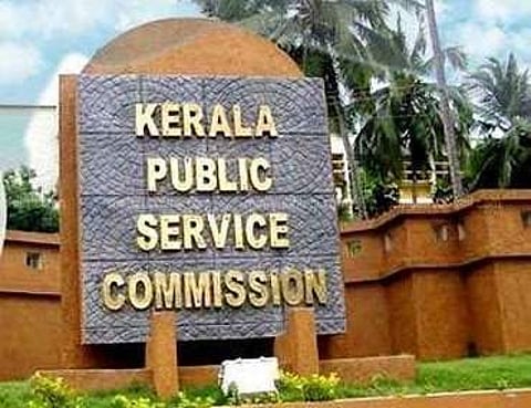 പിഎസ്സി പരീക്ഷ എഴുതണോ?; പ്രൊഫൈലുമായി ആധാര് ലിങ്ക് ചെയ്യണം