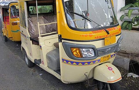 രണ്ടു ലക്ഷം ഓട്ടോയില് മറന്നുവച്ചെന്ന് പരാതി; പൊലീസ് കണ്ടെടുത്തത് 70 ലക്ഷം, മലയാളിക്കെതിരെ ആദായ നികുതി അന്വേഷണം