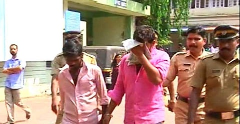 വാളയാര് പീഡനക്കേസ് ഏല്ക്കാന് പൊലീസ് മകനെ നിര്ബന്ധിച്ചു; ക്രൂരമായി മര്ദിച്ചു, പ്രവീണ് ആത്മഹത്യ ചെയ്തത് പേടിച്ചെന്ന് അമ്മ