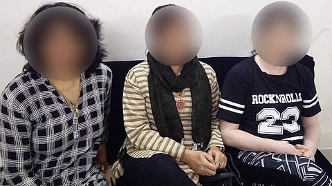 ഹണിട്രാപ്പ്; നിര്ണായക ഡയറി കണ്ടെത്തി; കൂടുതല് പ്രമുഖര് കുടുങ്ങും; 96 വീഡിയോ പിടിച്ചെടുത്തു