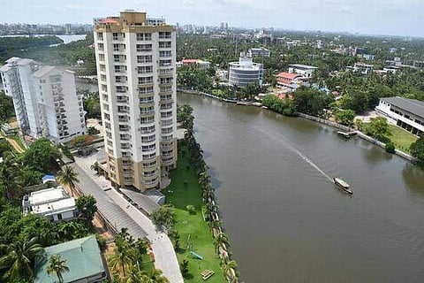 മരടില് എല്ലാവര്ക്കും 25 ലക്ഷം നഷ്ടപരിഹാരം; പൊളിക്കലില്നിന്നു പിന്നോട്ടില്ലെന്ന് സുപ്രീം കോടതി
