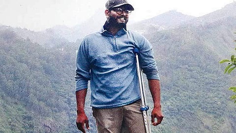 ക്രച്ചസിന്റെ സഹായത്തോടെ ലോകത്തിന്റെ ഉയരത്തിലേക്ക്; കിളിമാഞ്ചാരോ കീഴടക്കാന് നീരജ്