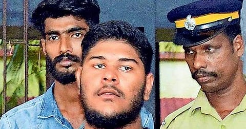 അലന്റെയും താഹയുടെയും മാവോയിസ്റ്റ് ബന്ധം സ്ഥിരീകരിച്ച് ഫൊറന്സിക് റിപ്പോര്ട്ട് ; ജാമ്യാപേക്ഷയെ എതിര്ക്കാന് പൊലീസ്