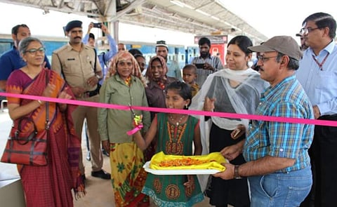 അവരുടെ അദ്ധ്വാനമാണ് ഈ നേട്ടത്തിന് പിന്നില്; ഉദ്ഘാടകയായത് തൊഴിലാളിയുടെ മകള്; കൈയടി