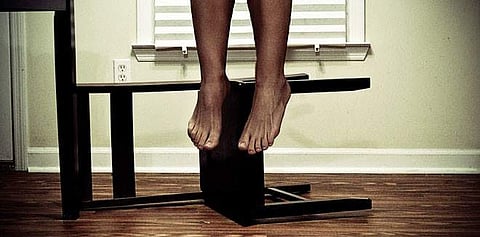 പൊലീസ് കസ്റ്റഡിയിലെടുത്ത് വിട്ടയച്ച യുവാവ് ആത്മഹത്യ ചെയ്തു; പ്രതിഷേധം