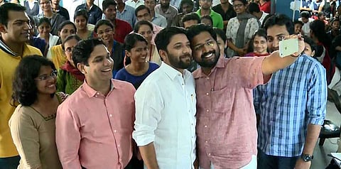 'ഇവരുടെ കയ്യില് യൂത്ത് കോണ്ഗ്രസ് ഏല്പിച്ച് കൊടുക്കാന് ഗ്രൂപ്പ് മുതലാളിമാര് തീരുമാനിച്ചാല് യൂത്ത് കോണ്ഗ്രസ് ചത്ത് തന്നെ കിടക്കും'