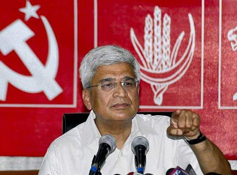 'ഭൂരിപക്ഷ വാദത്തോട് സന്ധി ചെയ്യുന്നു' ; സുപ്രിംകോടതിക്കെതിരെ പ്രകാശ് കാരാട്ട്