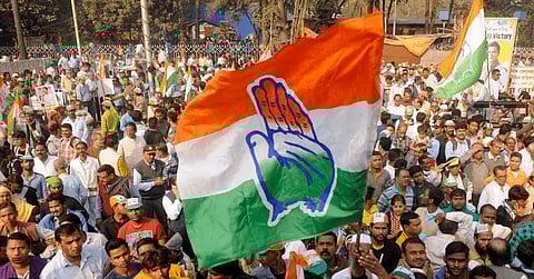 ഭരണഘടനാ ദിനത്തിൽ പാർലമെന്റ് സമ്മേളനം ബഹിഷ്കരിക്കാനൊരുങ്ങി കോൺഗ്രസ്; അംബേദ്കര് പ്രതിമയ്ക്ക് മുന്നില് പ്രതിഷേധിക്കും