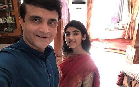 'അച്ഛാ ആരെയാണ് ഇത്ര ദേഷ്യത്തോടെ നോക്കുന്നത്; അനുസരണക്കേട് കാട്ടുന്ന നിന്നെ'യെന്ന് ഗാംഗുലി; ഉരുളയ്ക്കുപ്പേരി മറുപടിയുമായി മകൾ