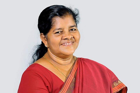 ശബരിമലയില് കയറാന് വന്ന സ്ത്രീകളുടെ ആവശ്യം ന്യായം; അന്തിമ വിധി വരെ കാത്തിരിക്കൂവെന്ന് ജെ മേഴ്സിക്കുട്ടിയമ്മ