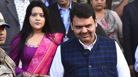 'കാലാവസ്ഥ അല്പമൊന്ന് മാറട്ടെ, പുതിയൊരു പരിമളവുമായി തിരിച്ച് വരും' ; വിടവാങ്ങല് സന്ദേശത്തില് അമൃത ഫഡ്നാവിസ്