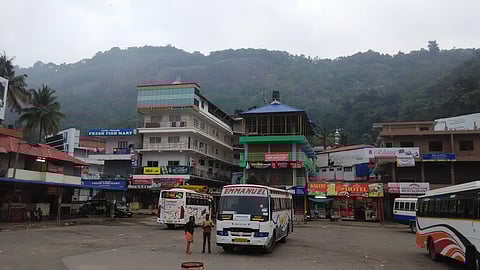 സംഭവം നടന്ന അടിമാലി ബസ് സ്റ്റാന്ഡ്