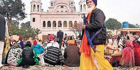 കര്താര്പൂര് ഗുരുദ്വാരയിലെ തീര്ത്ഥാടകര്/ ഫയല് ചിത്രം