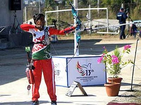 12ാം വയസില് വിവാഹം നടത്താന് വീട്ടുകാര്, അമ്പെയ്ത്തില് സ്വര്ണം കൊയ്ത് പെണ്കൊടിയുടെ അതിജീവനം