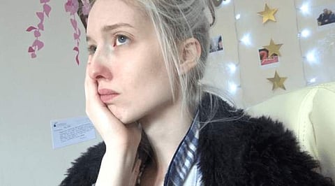 'ഛര്ദ്ദിക്കുമോയെന്ന ഭയം; 11 വര്ഷം വീട്ടിനുള്ളില് സ്വയം തീര്ത്ത ജയിലില്'; ദുരിതജീവിതം തുറന്നുപറഞ്ഞ് 23കാരി