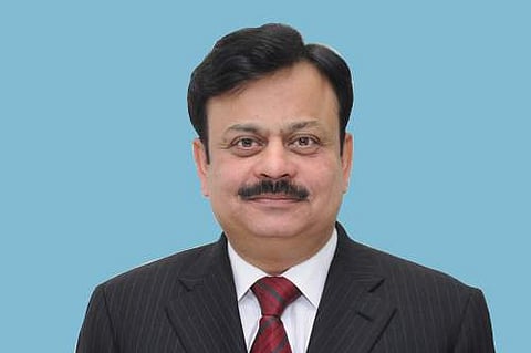 കീഴ്ജീവനക്കാരിയുടെ പരാതിയില് സുപ്രധാന വകുപ്പില് നിന്നും മാറ്റി, പൊതുഭരണവകുപ്പ് മുന് സെക്രട്ടറി ബിശ്വനാഥ് സിന്ഹ അവധിയില്