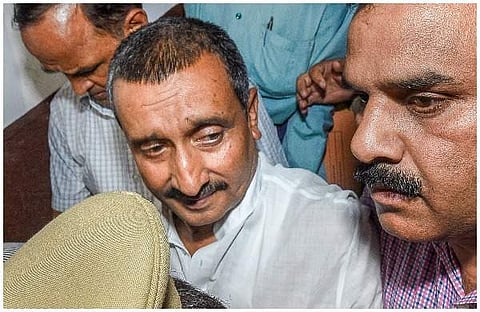 അയാളാണ് എന്റെ മകളെ വഞ്ചിച്ച് കൂട്ടിക്കൊണ്ടുപോയത്; കുല്ദീപ് സിങിന്റെ കൂട്ടുപ്രതിയെ കുറ്റവിമുക്തനാക്കിയതിന് എതിരെ പെണ്കുട്ടിയുടെ അമ്മ