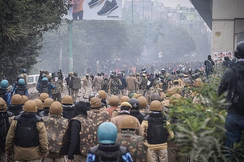 ഡല്ഹിയില് കഴിഞ്ഞദിവസം വിദ്യാര്ത്ഥികളും പൊലീസും ഏറ്റുമുട്ടിയപ്പോള്/ചിത്രം: പിടിഐ