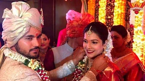 കിരീട നേട്ടത്തിന്റെ ആഹ്ലാദം, പിന്നാലെ മിന്നുകെട്ട്; നടി ആശ്രിത ഷെട്ടി ഇനി മനീഷ് പാണ്ഡെയുടെ ജീവിത സഖി