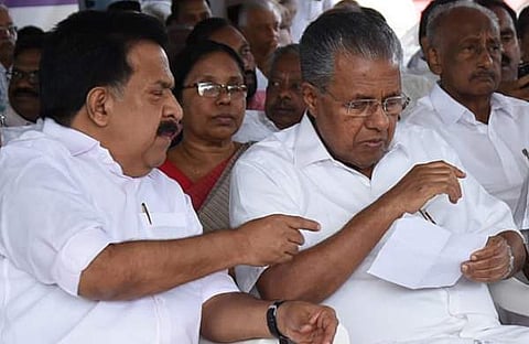 മുഖ്യമന്ത്രി പിണറായി വിജയനും പ്രതിപക്ഷ നേതാവ് രമേശ് ചെന്നിത്തലയും/ ഫയല് ചിത്രം