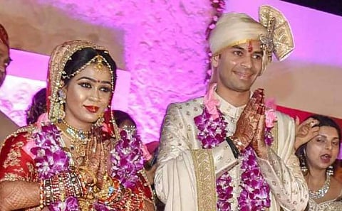 ഐശ്വര്യ റായിക്ക് പ്രതിമാസം തേജ് പ്രതാപ് 22,000 രൂപ നല്കണമെന്ന് കുടുംബ കോടതി ഉത്തരവ്