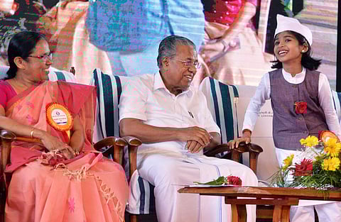 ശിശുദിന ആഘോഷങ്ങള്ക്കിടെ മുഖ്യമന്ത്രി പിണറായി വിജയന്/ഫയല് ചിത്രം