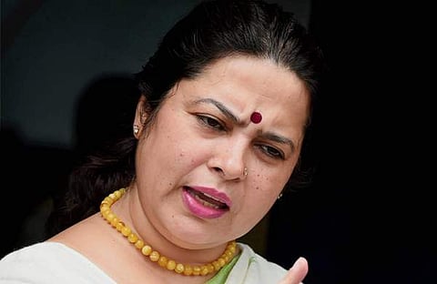 പൊലീസിനു തോക്കു കൊടുത്തിരിക്കുന്നത് കാണാനല്ല; പ്രതികളെ വെടിവച്ചുകൊന്നതിനെ ന്യായീകരിച്ച് മീനാക്ഷി ലേഖി