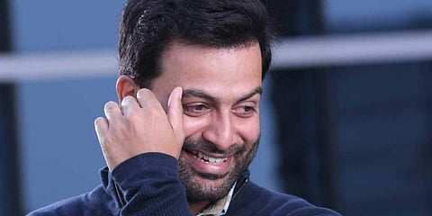 കാറുകളോട് ഭ്രാന്തുള്ള സൂപ്പര്സ്റ്റാറായി പൃഥ്വിരാജ്; ജീന് പോള് ലാലിന്റെ ചിത്രത്തില് നായകനാകുന്നു