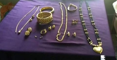 'സങ്കടം ആഹ്ലാദത്തിന് വഴിമാറി'; മോഷ്ടിച്ച 25 പവന് സ്വര്ണം തിരികെ നല്കി കളളന്