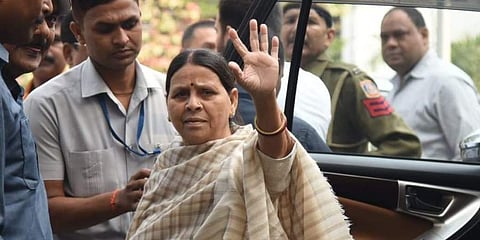 അദ്ദേഹത്തിന്  ഓര്മ്മക്കുറവ്; മോദിയെ വാഴ്ത്തിയ മുലായത്തിന് റാബ്റിയുടെ മറുപടി