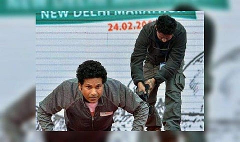 പുല്വാമയില് വിരമൃത്യുവരിച്ച ജവാന്മാര്ക്കായി 15 ലക്ഷം; പുഷ്അപ്പ് എടുത്ത് സച്ചിനും