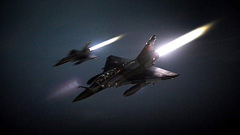 തിരിച്ചടിച്ച് ഇന്ത്യ ; അതിര്ത്തിക്കപ്പുറത്തെ ഭീകരക്യാമ്പുകള് തകര്ത്തു ; 1000 കിലോ ബോംബുകള് വര്ഷിച്ചു